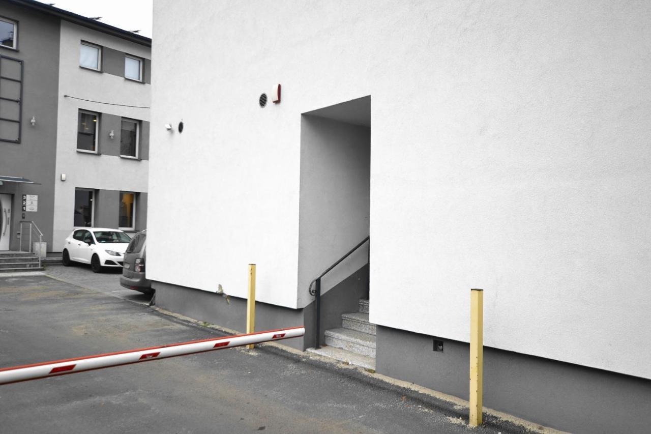 Apartament Platynowy - Centrum Gliwic Z Parkingiem 格利维采 外观 照片